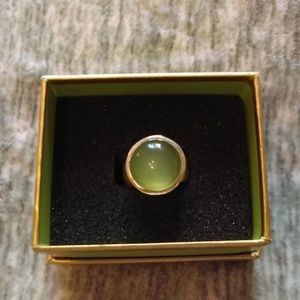 Silver and light green cabochon ring about 6.5